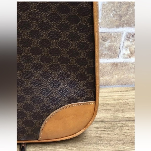 Celine Brown and Tan Shoulder Bag - Picture 4 of 15